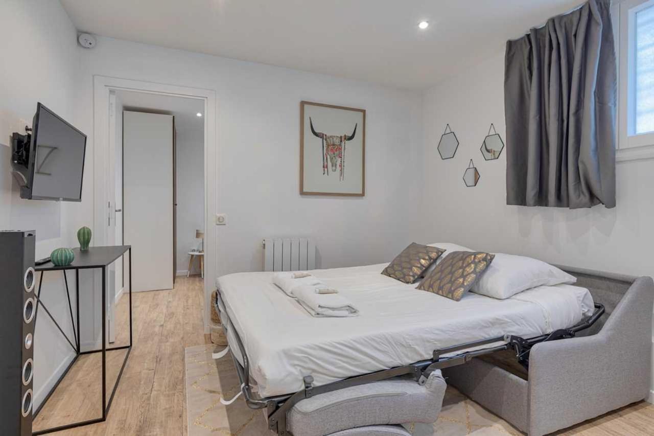 By Buttes Chaumont Park Parisian Freshness 12 Appartement Paris