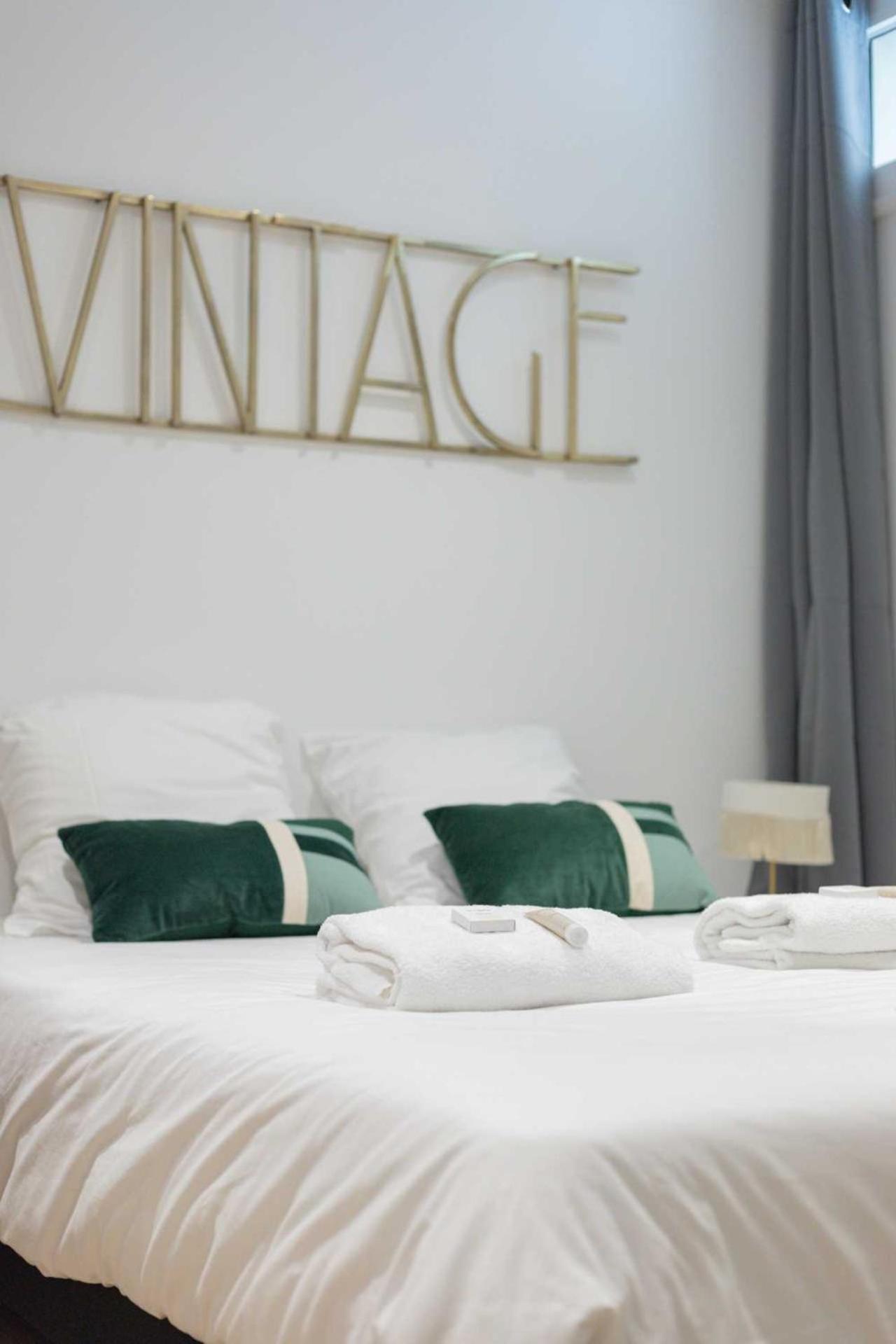 Appartement By Buttes Chaumont Park Parisian Freshness 12 Paris