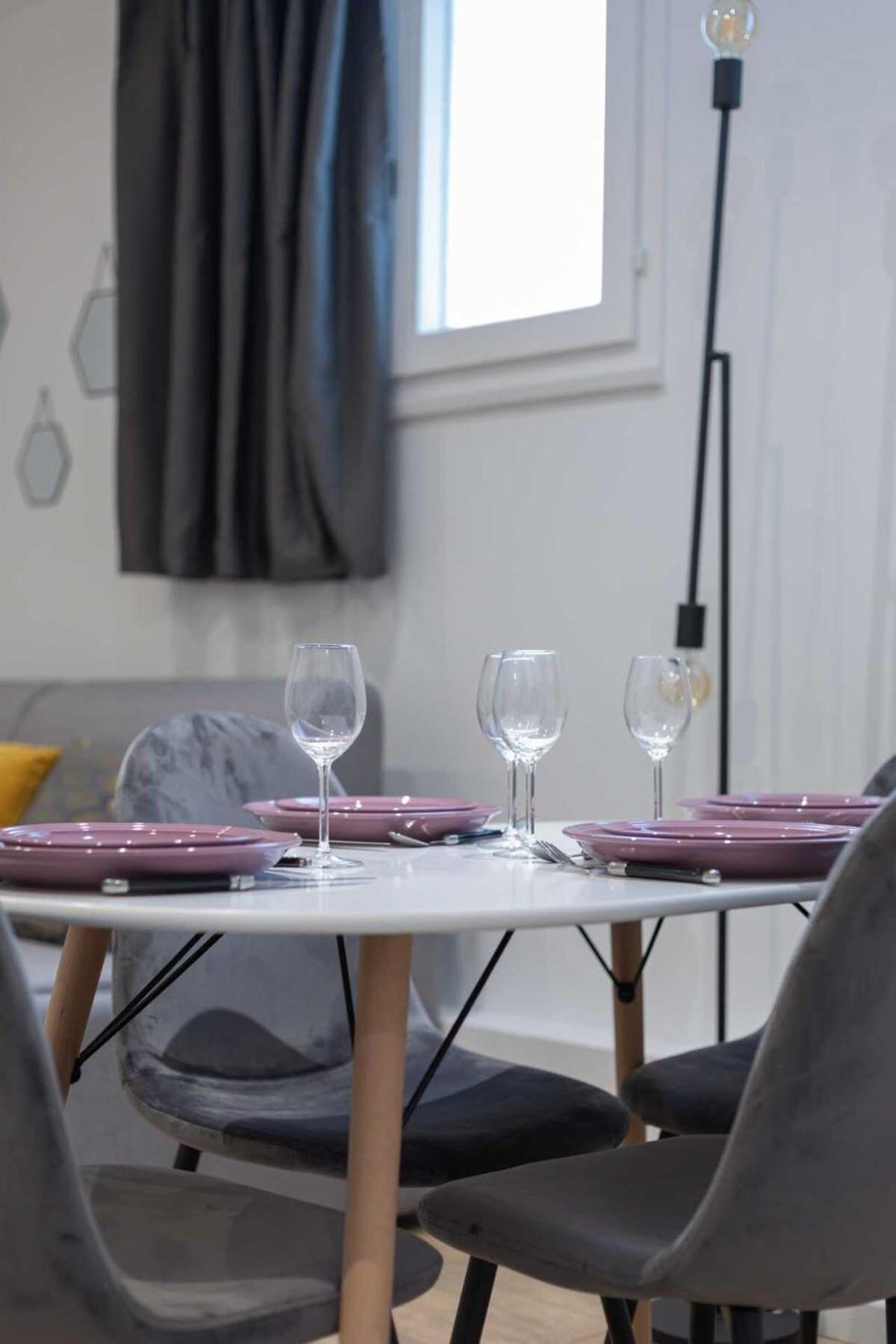 By Buttes Chaumont Park Parisian Freshness 12 Appartement *